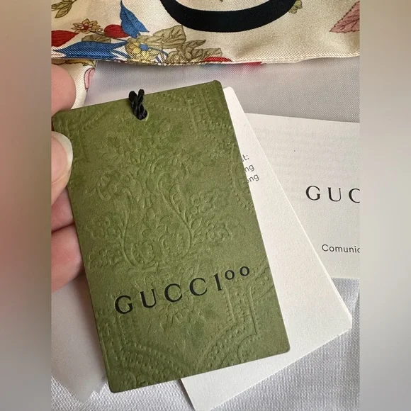GUCCI 100 Year Limited Edition Silk Scarf Full inclusion Collector’s Piece - Picture 6 of 14